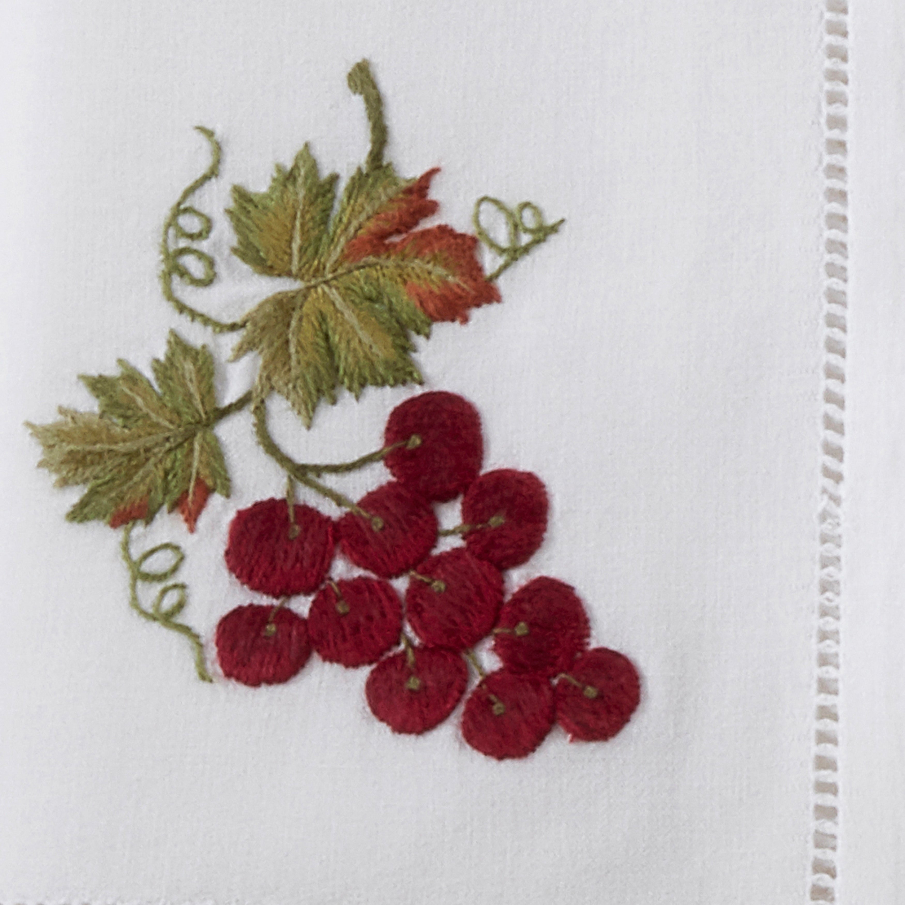 Saro Lifestyle NM162.W20S 20 in. Square Cotton Embroidered Medallion Table Napkins - White, Set of 6