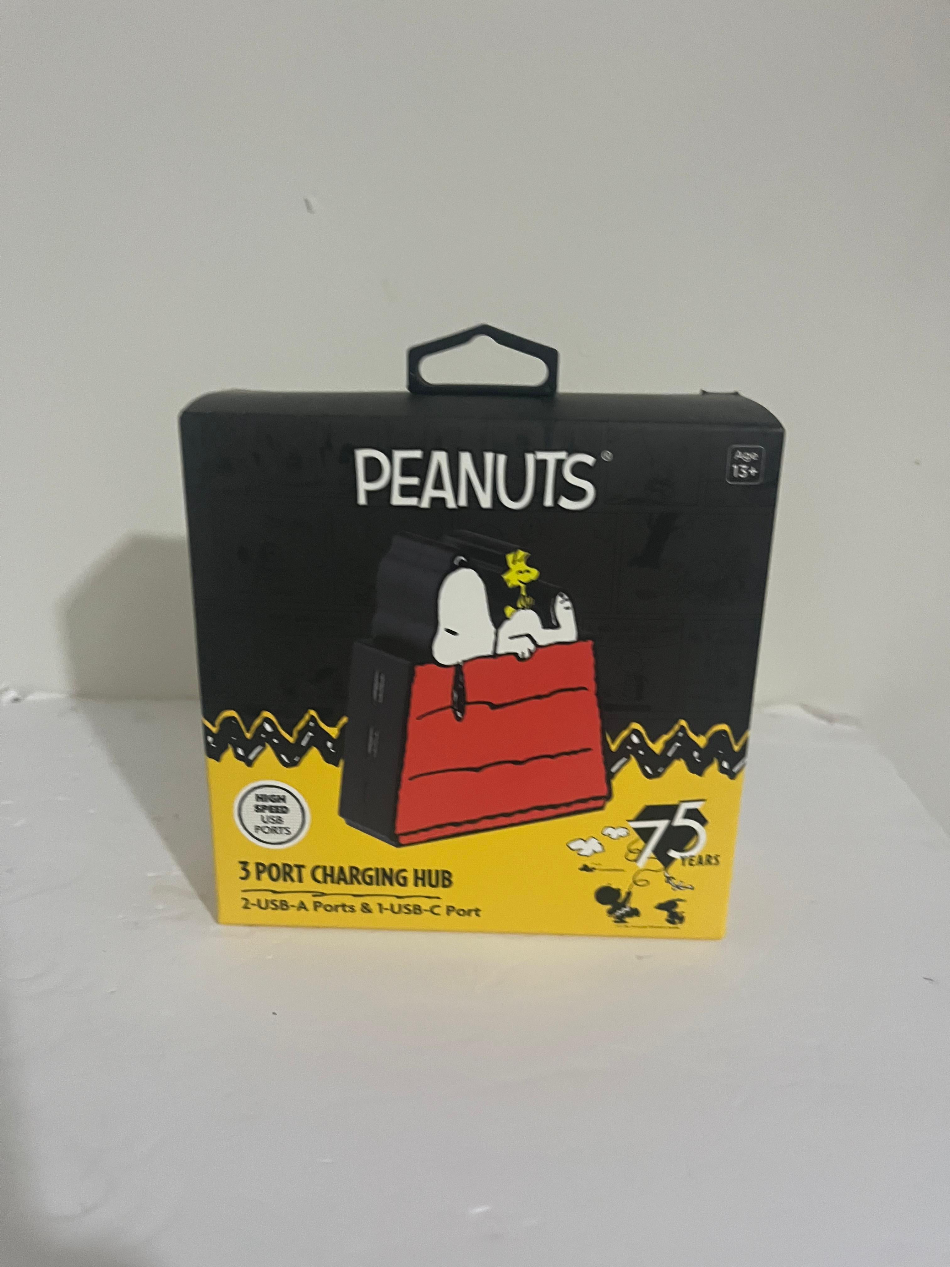 Peanuts Snoopy 3-Port USB Charging Hub – High-Speed Charging & Data Transfer