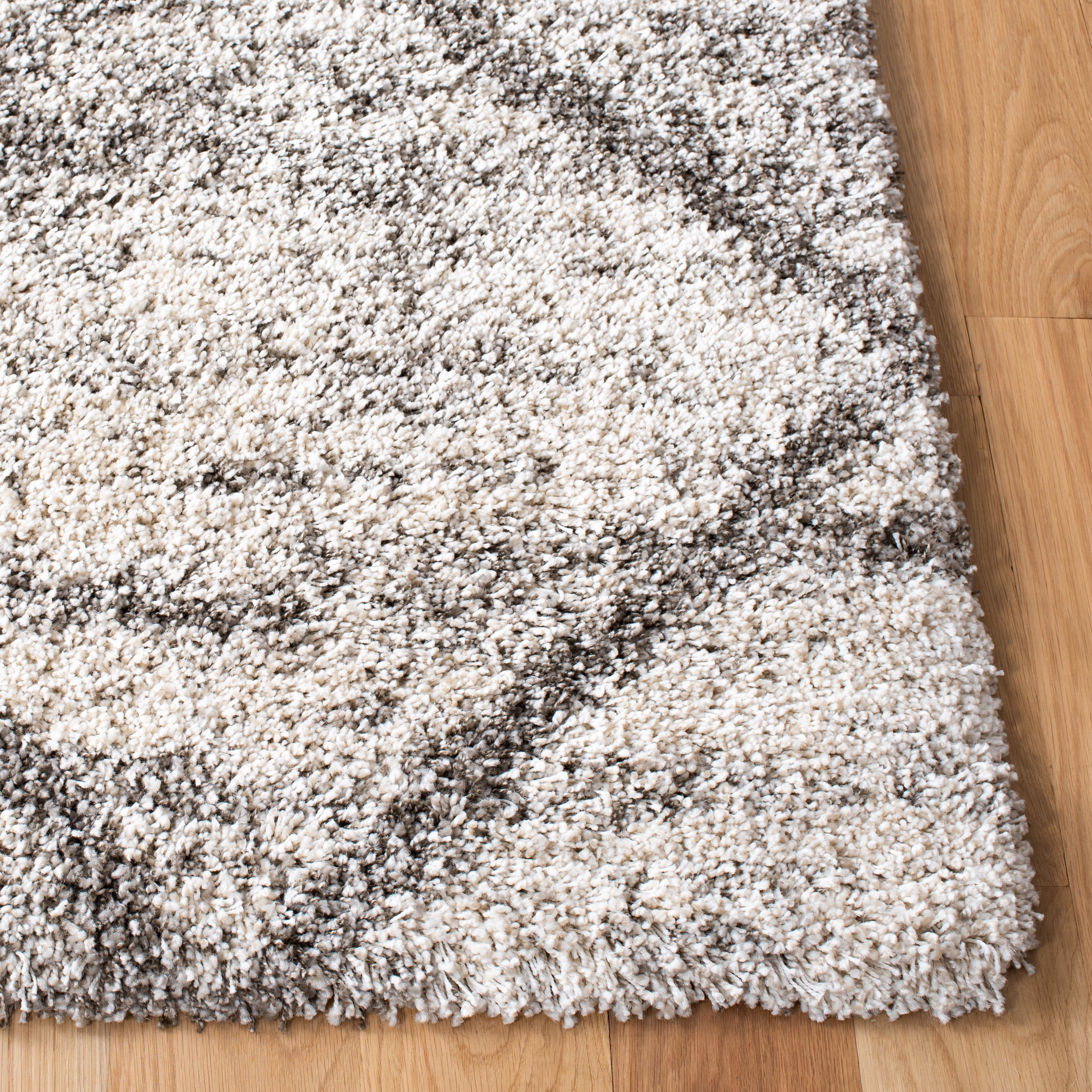 SAFAVIEH Hudson Amias Plush Geometric Shag Area Rug, Grey/Beige, 5'1" x 7'6"