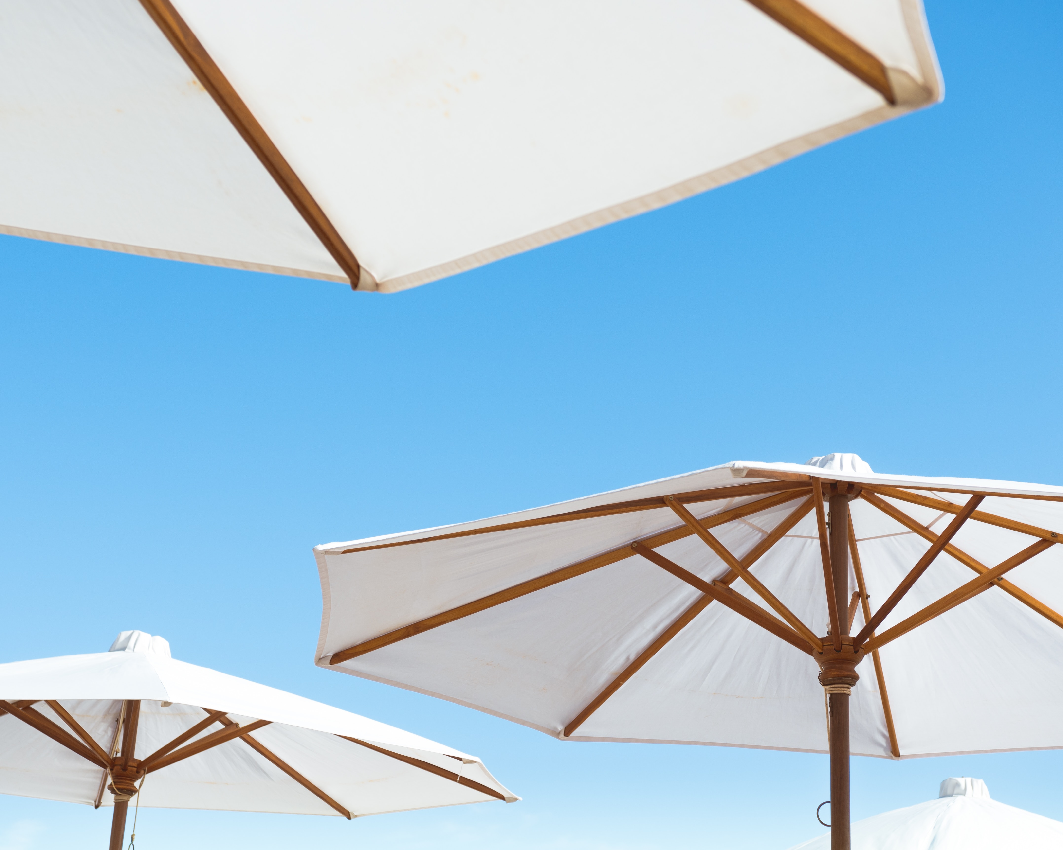 PRE Sales 9' Ivory Market Patio Umbrella with Teak Hardwood Pole and Pulley System
