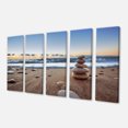 thumbnail image 2 of Design Art - Pierres Équilibrées sur Plage de Sable, 2 of 3