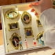 thumbnail image 2 of Bewildely Elegante mini caja de silueta de museo DIY. Recuerdos únicos con estilo. Marcos dorados para celebrar aniversarios. Decoración del Decoración del hogar blanco, 2 of 6