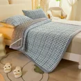 thumbnail image 3 of Colchón de cama plegable con bonitos dibujos animados para niños, colchoneta cálida y gruesa para el suelo, transpirable y agradable para la piel, cojín suave, 1 unidad, 3 of 5