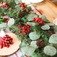 thumbnail image 4 of Guirlande Artificielle de Noël de 6 Pieds avec Pommeaux de Pin et Baies Rouges, Fausse Verdure Réaliste pour Escaliers Guirlande de Pin Artificielle pour Porte d'Entrée, Mur, Fenêtre, Décoration de Noël à la Maison, 4 of 8