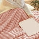 thumbnail image 5 of Manta Raschel de doble capa, suave y gruesa, 1 manta para máxima comodidad y calidez, no se desprende y se puede lavar a máquina para un fácil cuidado, ideal para cama, sofá y sillón en, 5 of 8