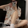 thumbnail image 1 of Pijama de dibujos animados para mujer, conjunto de verano con pantalones cortos de manga corta y cuello alto con diseño de oso de fresa, 1 of 6