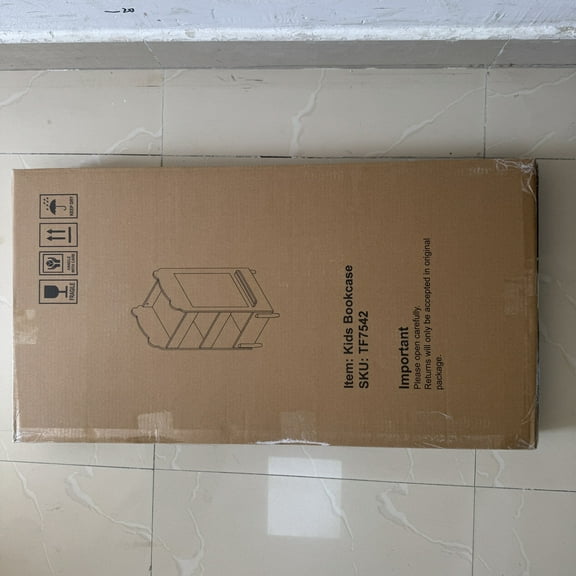 Lisonu Kids Bookshelf with Chalkboard Side, 3-Tier Bear-Shaped Wooden Bookcase & Toy Organizer for Playroom or Bedroom, White