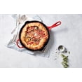 thumbnail image 5 of Sartén redonda exclusiva de hierro fundido esmaltado Le Creuset, 10,25 pulgadas, color oliva, 5 of 5