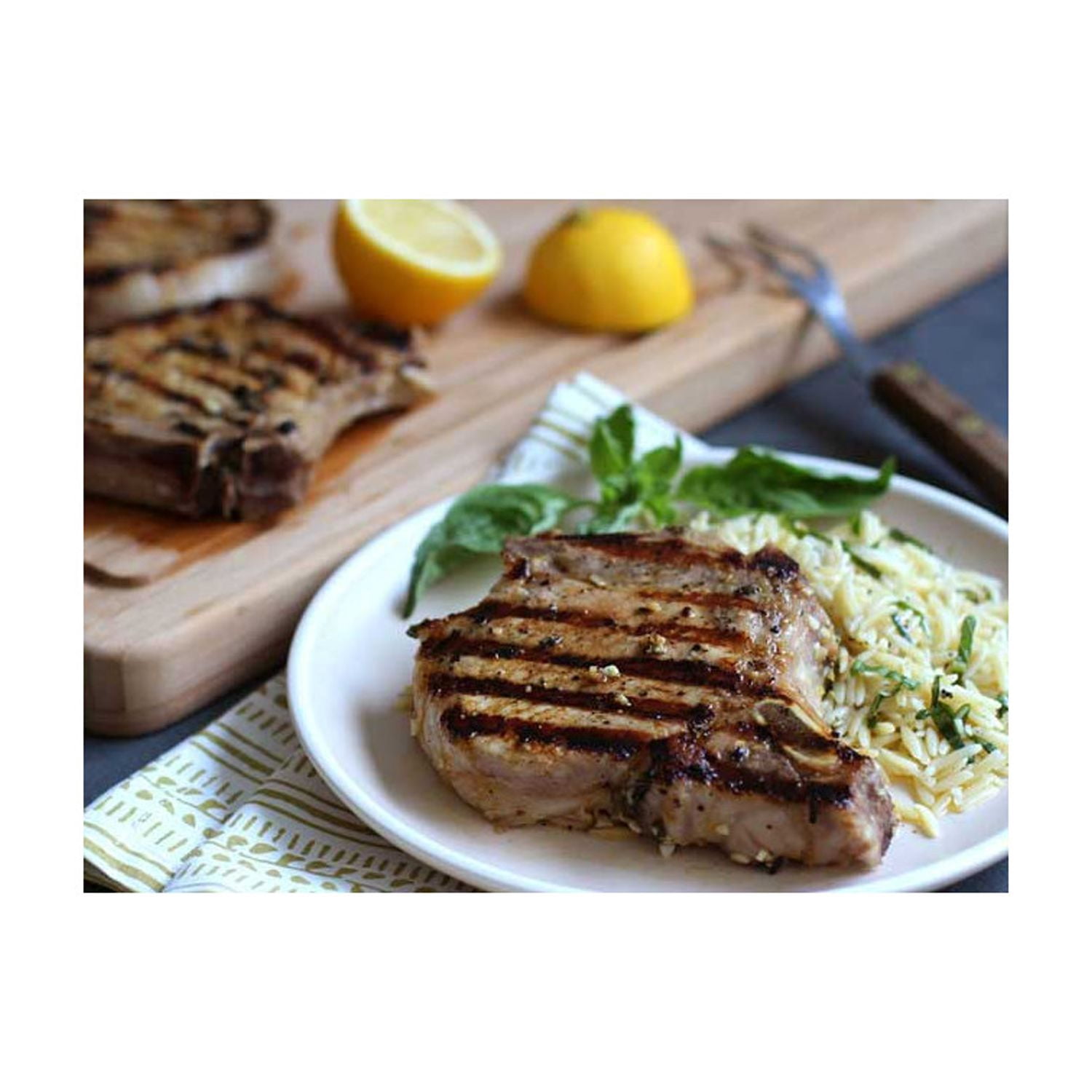 Pork Center Cut Loin Chops Bone-In, 2 count, 1.01 - 2.6 lb Tray