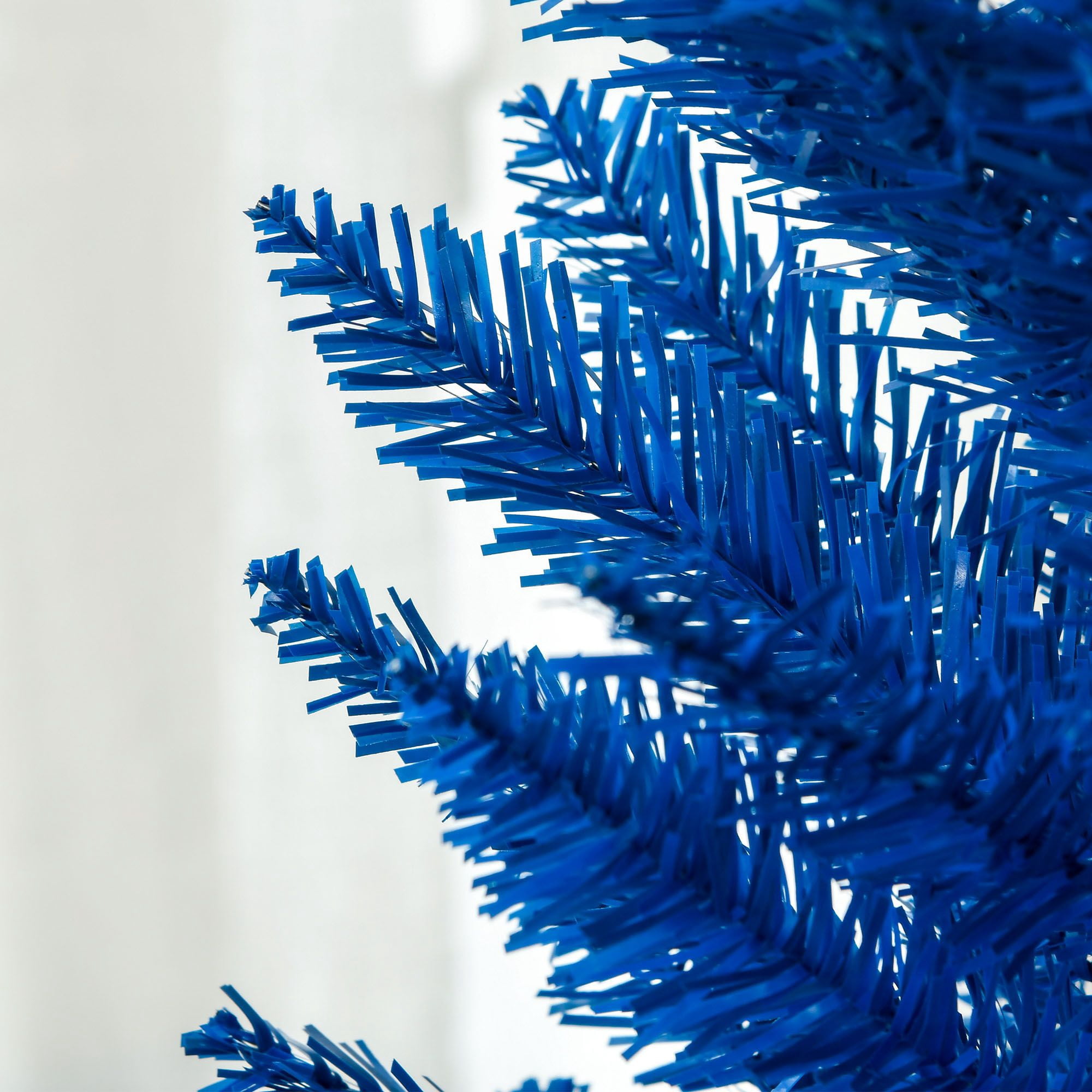 7 ft Pencil Christmas Tree with 499 Branch Tips and Plastic Stand, Slim Artificial Holiday Tree for Small Spaces