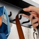 thumbnail image 3 of Bearachild Ganchos de puerta Estante organizador de acero inoxidable autoadhesivo Perforación libre Colgador de ropa de doble propósito Almacenamiento de Accesorios de baño Negro Bearachild HA066128-02, 3 of 6