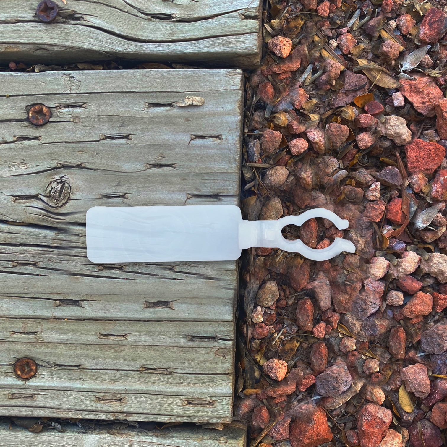 Simple Living Solutions Max Pro Pinces adhésives (15ct) Sécurisez vos lumières extérieures - C7/C9, Mini, LED, Glaçons, et plus encore !