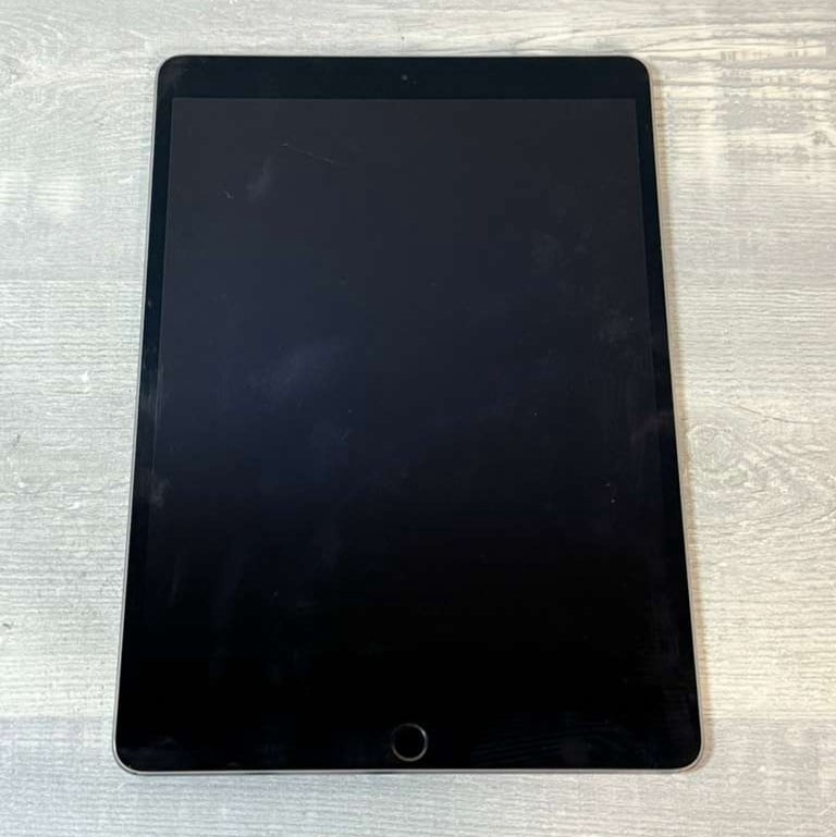 Pre-Owned Apple iPad Pro 10.5" A1709 64GB Space Gray Wi-Fi Tablet