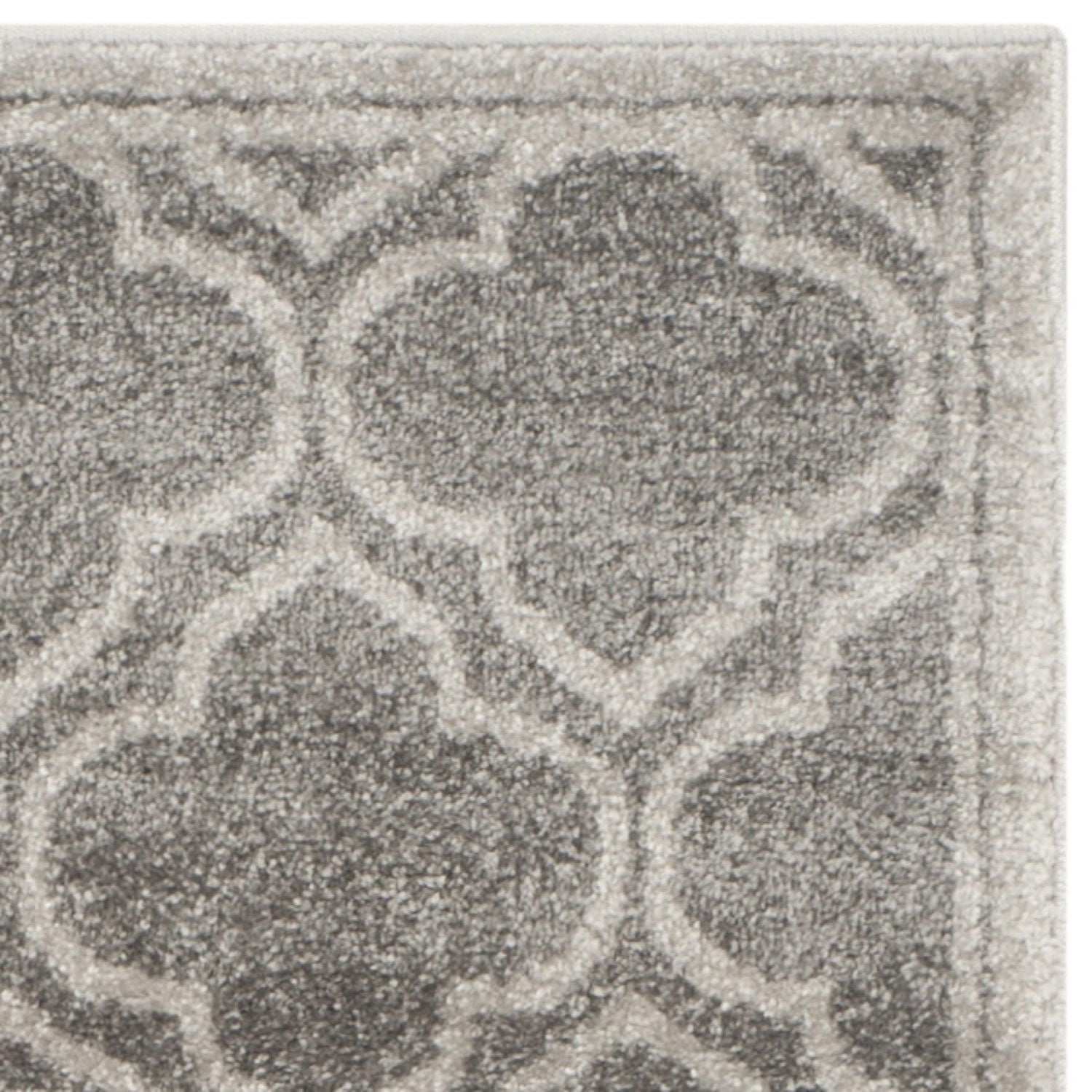 Safavieh Amherst Wilson Geometric Area Rug