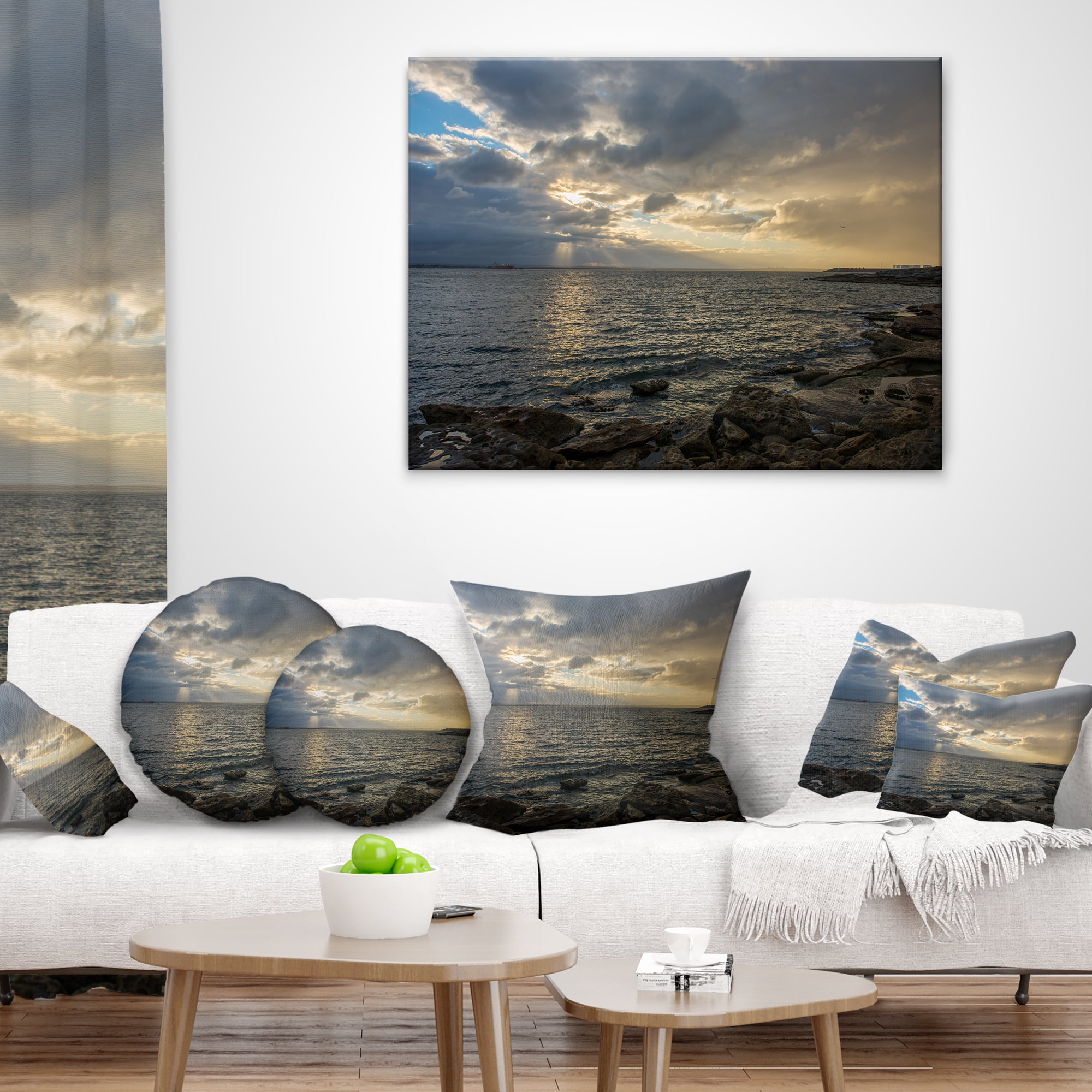 Designart Cloudy Australian Seashore in Sydney - Seashore Throw Pillow - 18x18