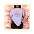 thumbnail image 1 of Playera Blusa Mujer con Frase Positiva Eres Bella Fabulosa y Fuerte Moda Casual Inspiradora Color Lila Talla Mediana Marca Emil SaEs, 1 of 4