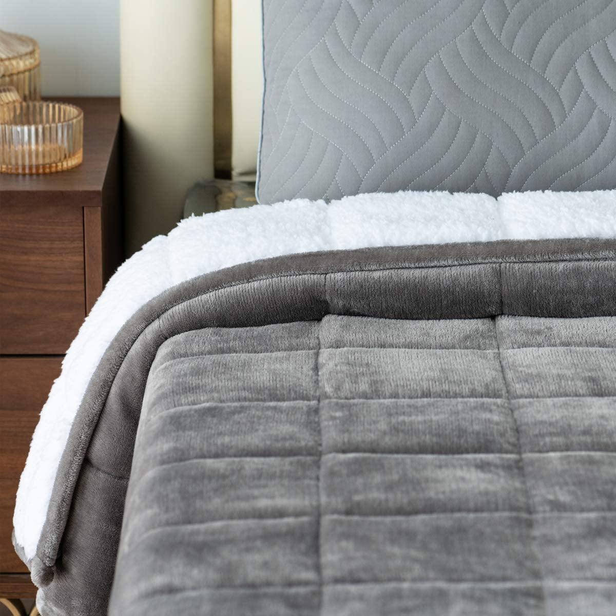 Mr.Sandman Sherpa Weighted Blanket 12lb for Adults Relieve Pressure Soft Heavy Throw Blanket with Premium Ceramic Beads Twin Size 48 x72