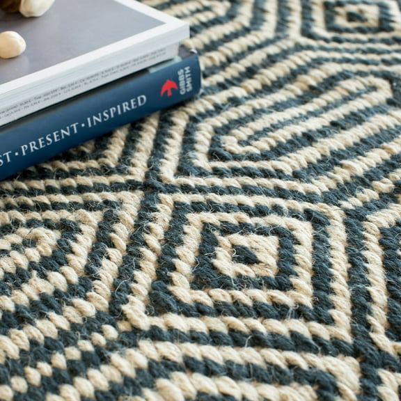 A&B Home  Geometric Jute Loop Shuttle Weave Durrie with Hamming 32 x 48 3' x 5'