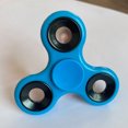 thumbnail image 1 of 创意EDC玩具ABS塑料支架三叶指尖陀螺手指减压免打孔陀螺工厂批发as the picture7.5CM Deng Xun unisex, 1 of 2