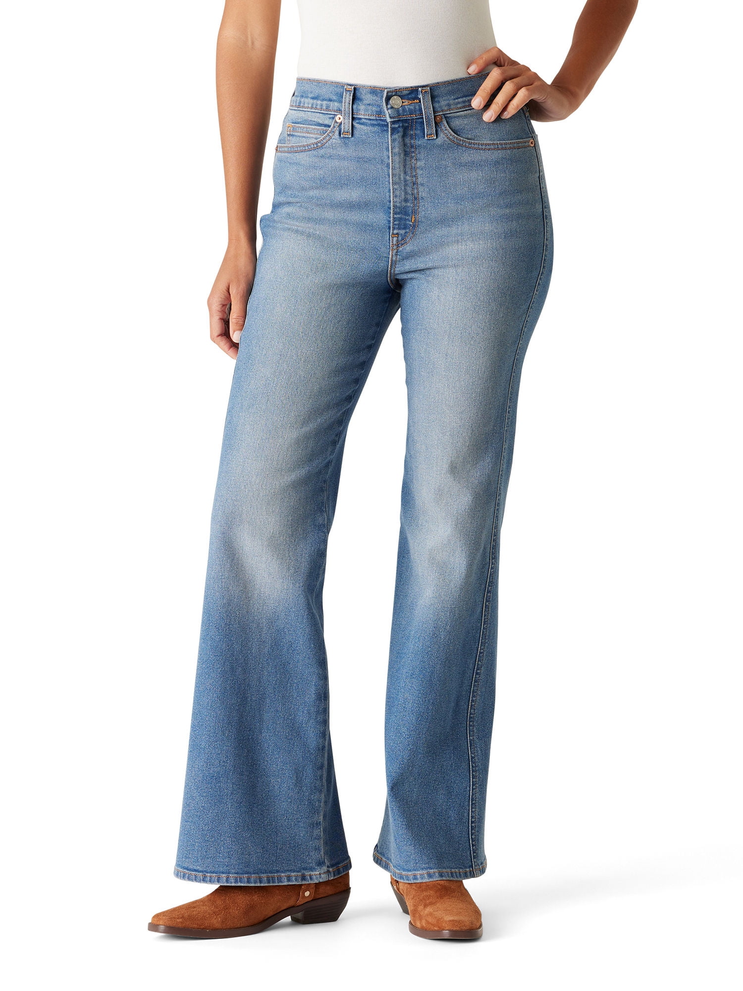 Levi Strauss Signature Women's Mid Rise, Shaping Bootcut Jeans