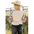 thumbnail image 1 of ABPHQTO Camiseta de cuello redondo con gráfico de leopardo y calavera de buey turquesa caqui para mujer, 1 of 5