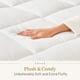 thumbnail image 3 of Edredón Lavish Comforts Down Alternative King, color blanco, 3 of 9