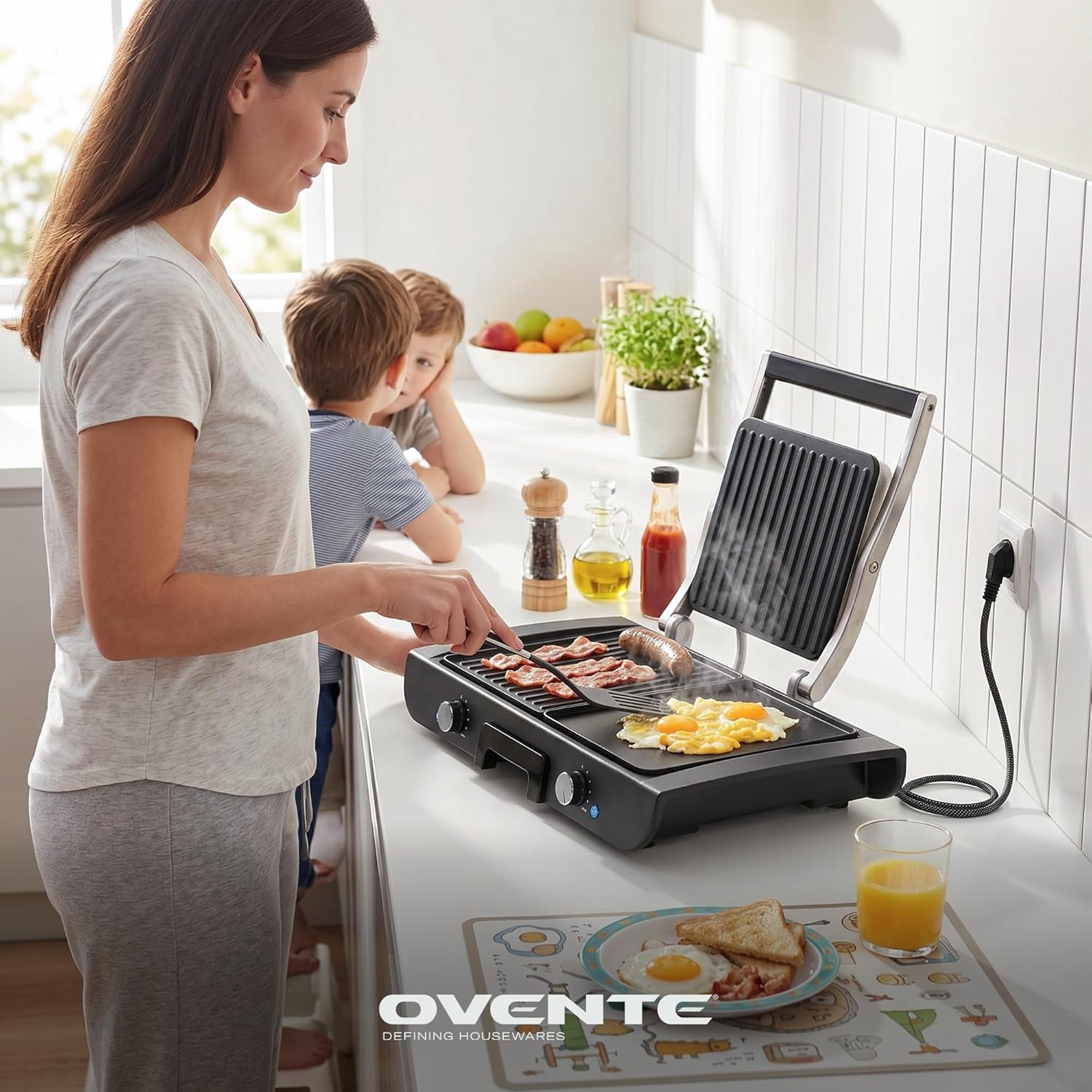 OVENTE Electric 2 in 1 Indoor Grill + Griddle Combo, 1500W, Black GDG222B | Dual Independent Cooking Zones, Adjustable Temperature with Separate Knobs, Nonstick Plates and Removable Drip Tray