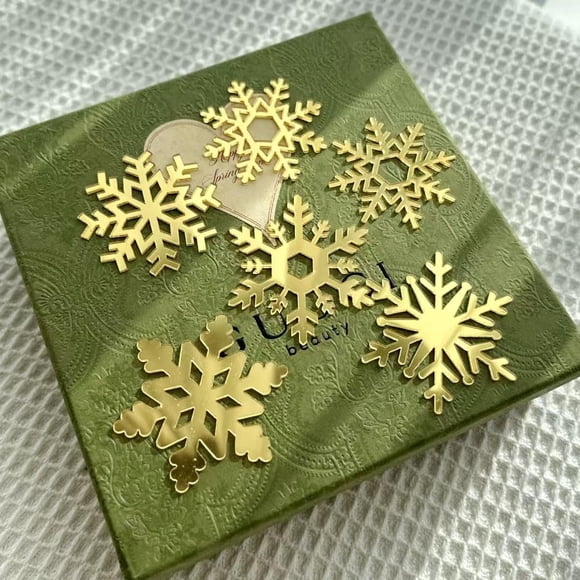 Adorno para tartas Snlioek, acrílico, con forma de copo de nieve navideño (6 unidades), dorado