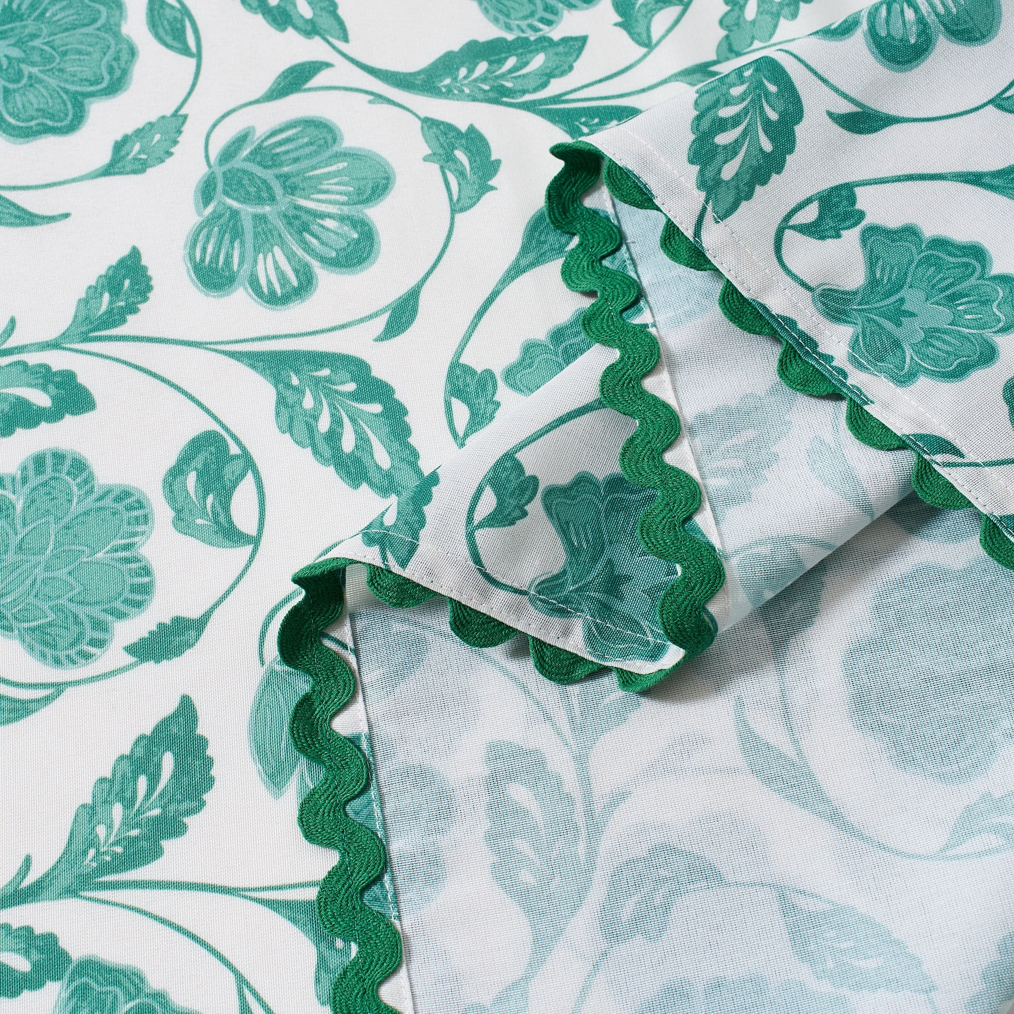 Mainstays by Becky G. & Alejandra Fabric Tablecloth, Green Floral, 60" x 102"
