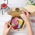 thumbnail image 4 of Jabón de baño con flores de rosas multicolores con caja de madera, jabón de rosas en caja de regalo, cofre de almacenamiento de bricolaje para aniversario, cumpleaños, boda, día de San Valentín, día, 4 of 6