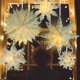 thumbnail image 2 of Faroles navideños de papel con forma de copos de nieve OuMuaMua, paquete de 5 luces LED, 2 of 8