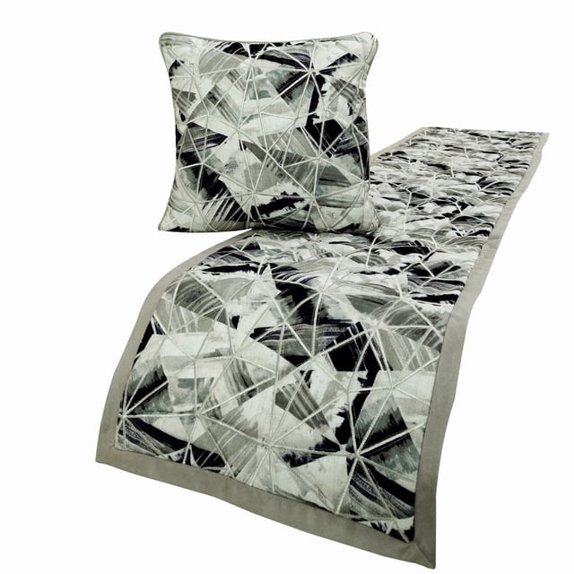 The HomeCentric Jeté de Lit Décoratif Gris Très Grand / Grand / Simple Grand 74"x18 Pouces Sans Housse d'Oreiller, Foulard de Lit Imprimée et Brodée en Tissu de Coton - Gris Angulaire