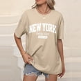 thumbnail image 2 of Camiseta informal de manga corta con hombros descubiertos y estampado de letras en inglés para mujer., 2 of 4