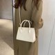 thumbnail image 4 of Qarigey Bolso elegante para mujer, regalos prácticos, mano de obra fina, bolsos cruzados para mujer, bolso de hombro Bolsas de mensajero y de hombro blanco, 4 of 6