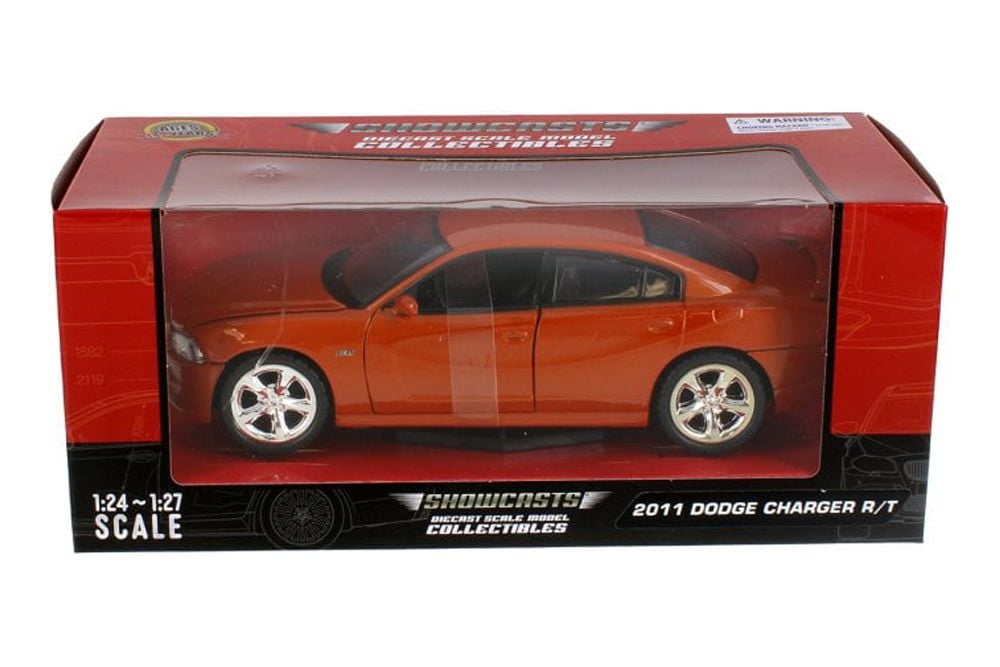 Maisto 11404-22C 1 to 64 Scale 2006 Dodge Magnum R-T Red