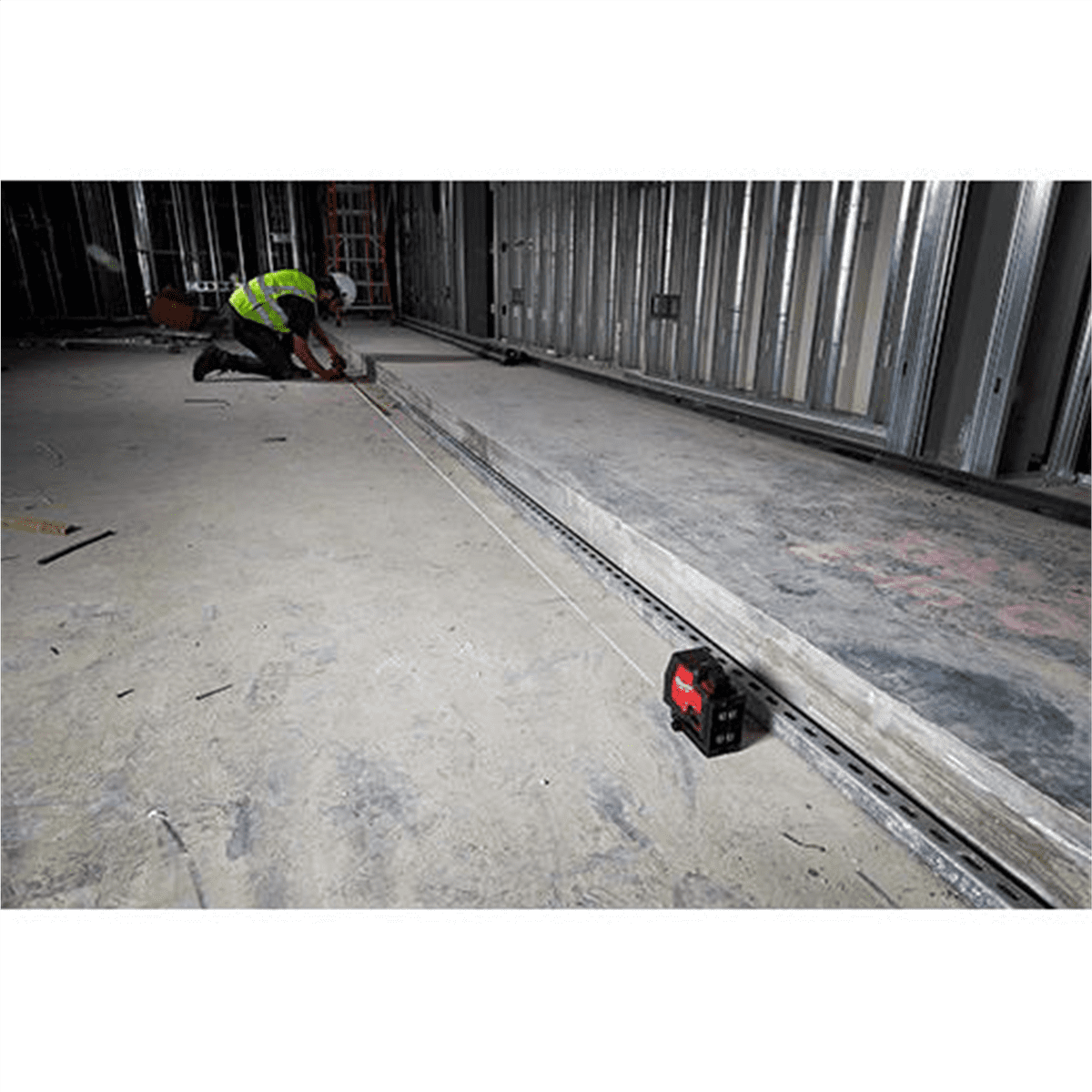 Milwaukee Manual Cross-Line Laser, Green Light, 13", 6 lb