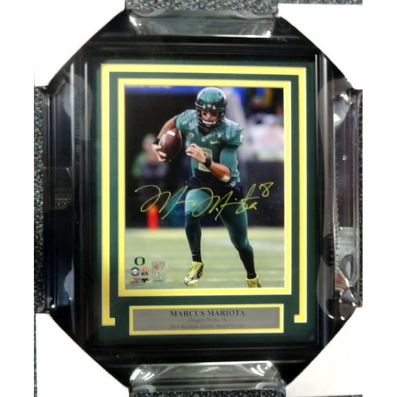 Marcus Mariota Autographed Framed 8x10 Photo Oregon Ducks MM Holo 89821
