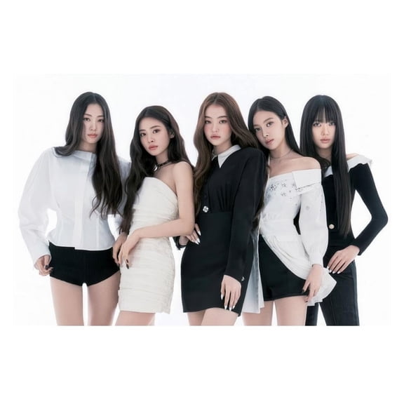 Meovv Poster (1) Fashion Group Photo Print K-Pop Home Decor For Living Room Aesthetic Kpop Female Girl Group