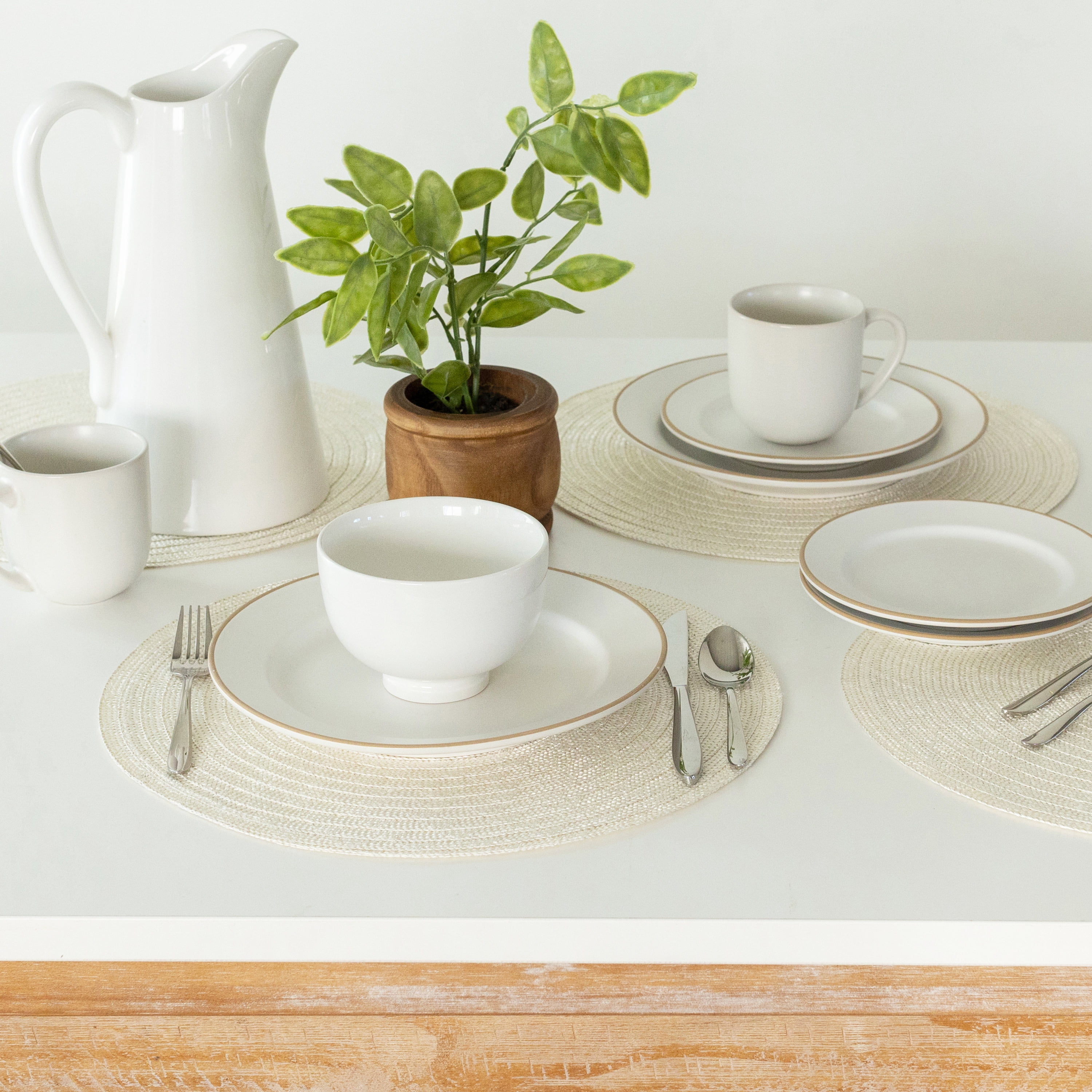 (4 pack) Mainstays Lava Polyester Round Table Placemat Vanilla 15" Round