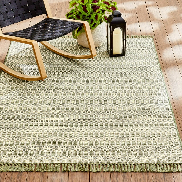 Better Homes & Gardens 5’x7’ Green Tassel Outdoor Rug