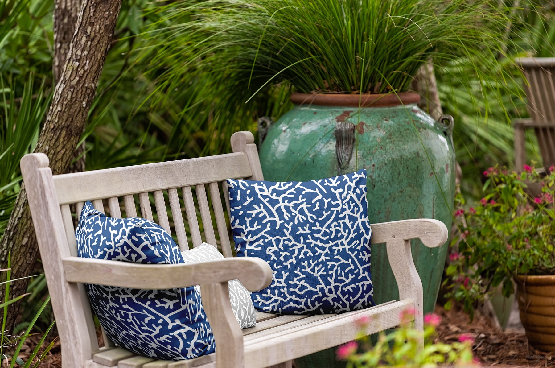 20" x 20" Simply Daisy Seaweed Indoor/Outdoor Pillow, Nautical Navy Qty 1