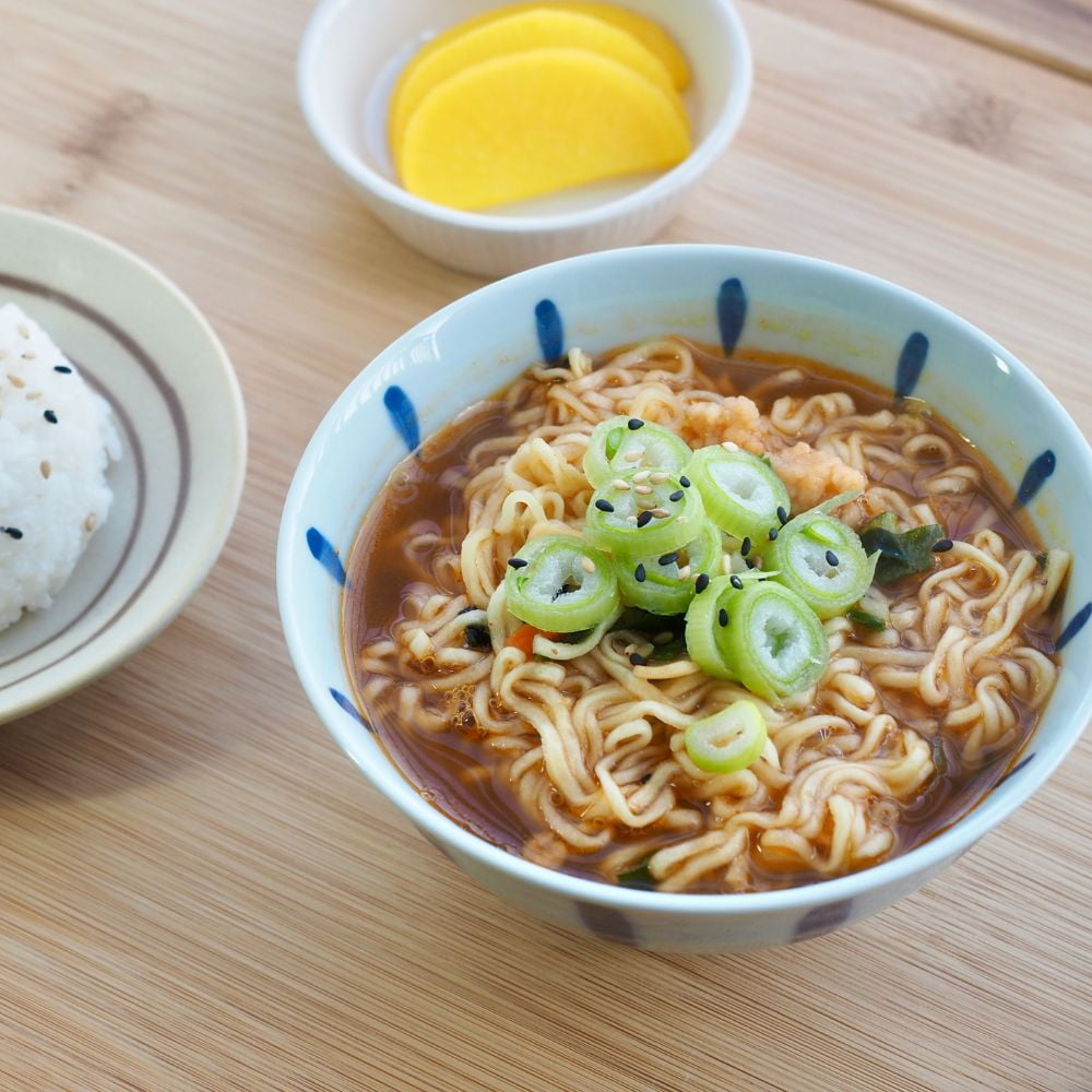 Pho Ramen Instant Noodle Variety: Chicken, Beef (4-pack) Snapdragon | MerlinsMart Zine