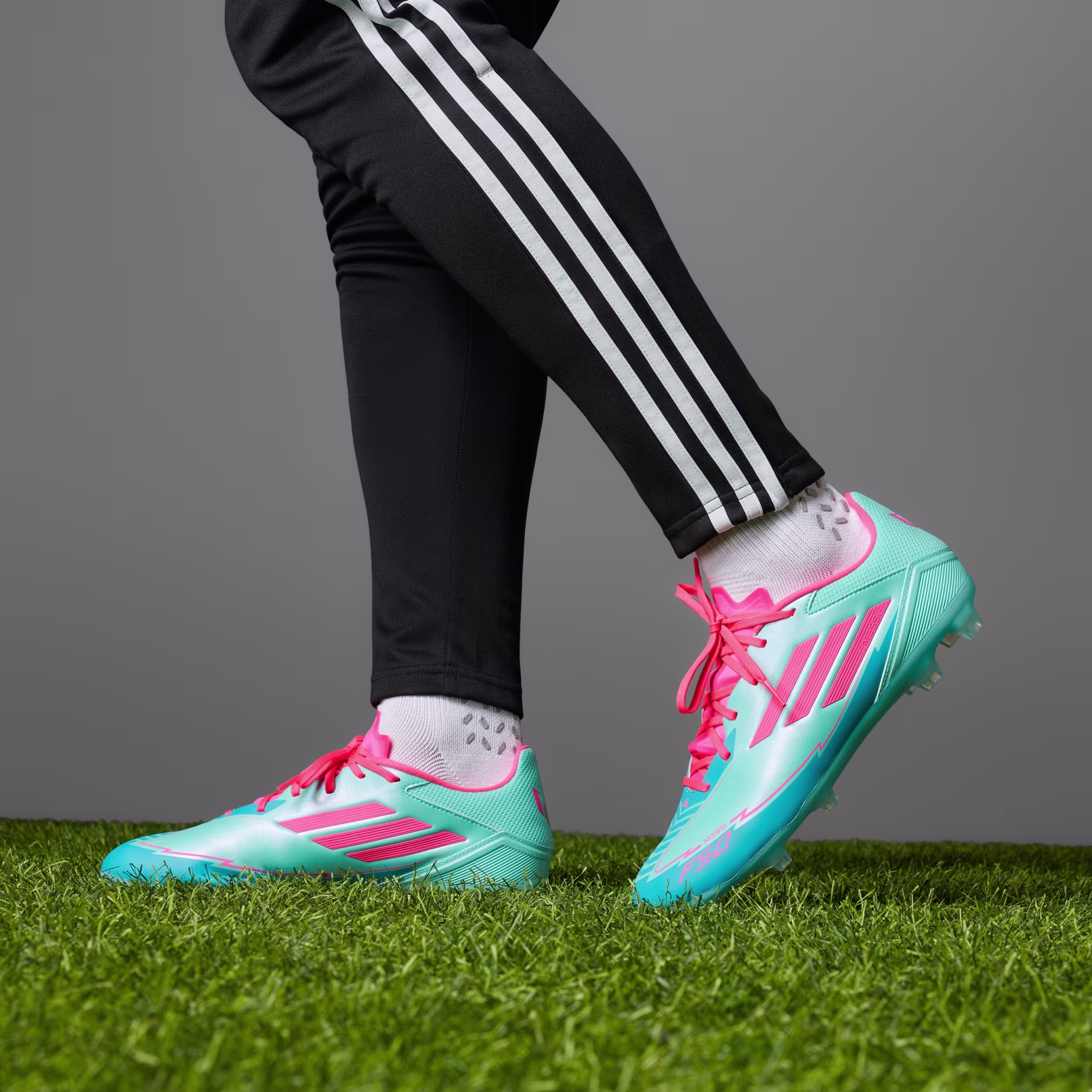 thumbnail image 4 of TAQUETES DE FÚTBOL ADIDAS F50 LEAGUE MESSI, 4 of 5