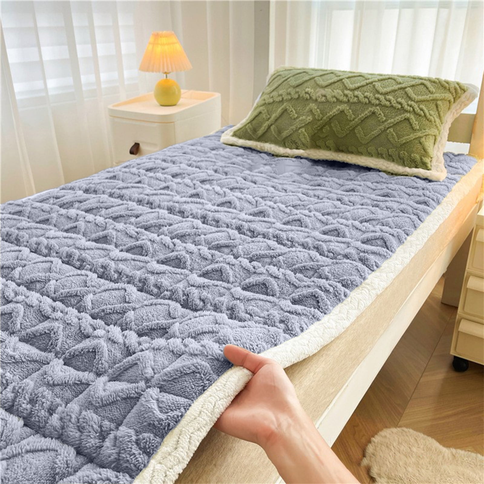 Hmgxay Milk Flannel Mattress, Plush Thickened Bed Mat, Cozy Non-Slip Futon Cushion, Warm and Soft Bedding Pad(35.4x78.7 Inches)
