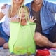 thumbnail image 5 of Bolsa de playa plegable de malla de nylon verde para vacaciones en la playa o piscina, 5 of 6