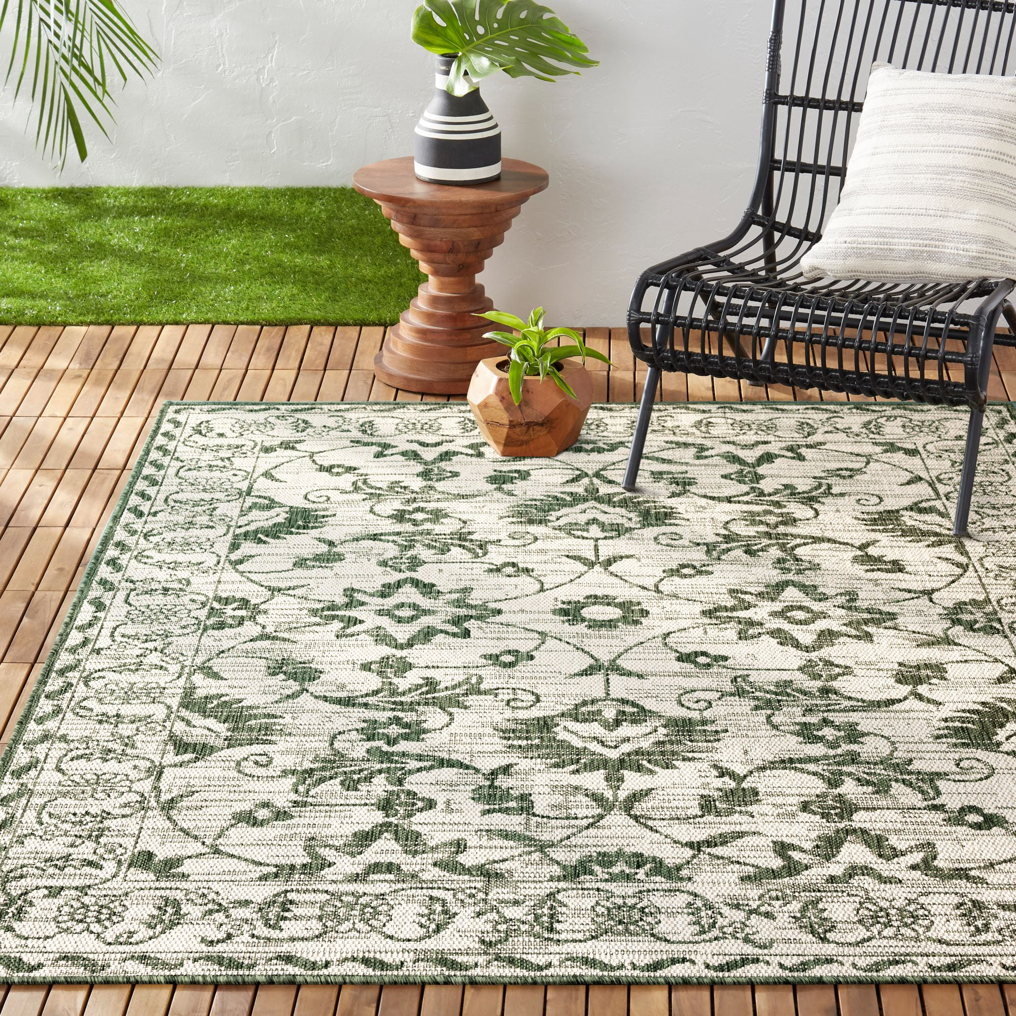 Nicole Miller New York Patio Country Ayala Botanical Floral Indoor/Outdoor Area Rug, Light Green/Ivory , 5'2"x7'2"