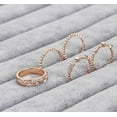 thumbnail image 4 of Xiao Hua Juego de 5 anillos apilables de oro rosa con cristales, 5 anillos brillantes, joyería bohemia vintage, tallas 6-10 (código 10 de EE. UU.), 4 of 5