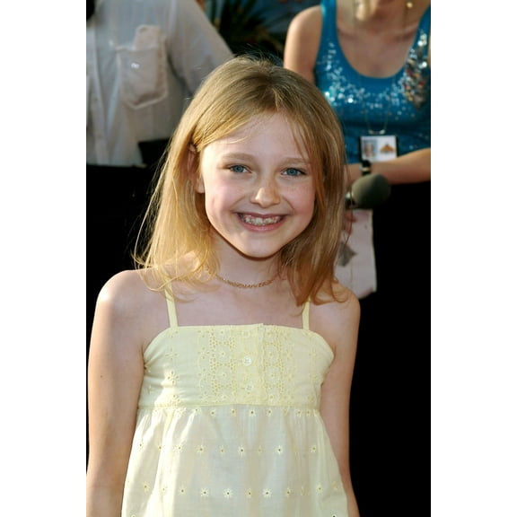Dakota Fanning At Arrivals For 2005 Mtv Movie Awards, The Shrine Auditorium, Los Angeles, Ca, June 04, 2005. Photo By Tony GonzalezEverett Collection Celebrity (8 x 10)