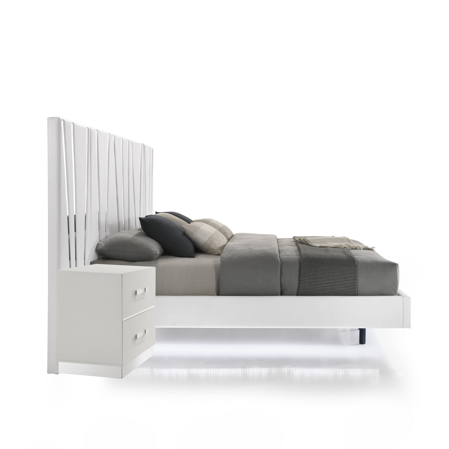 New Classic Furniture Europa Wood California King Bed with Nightstand in White