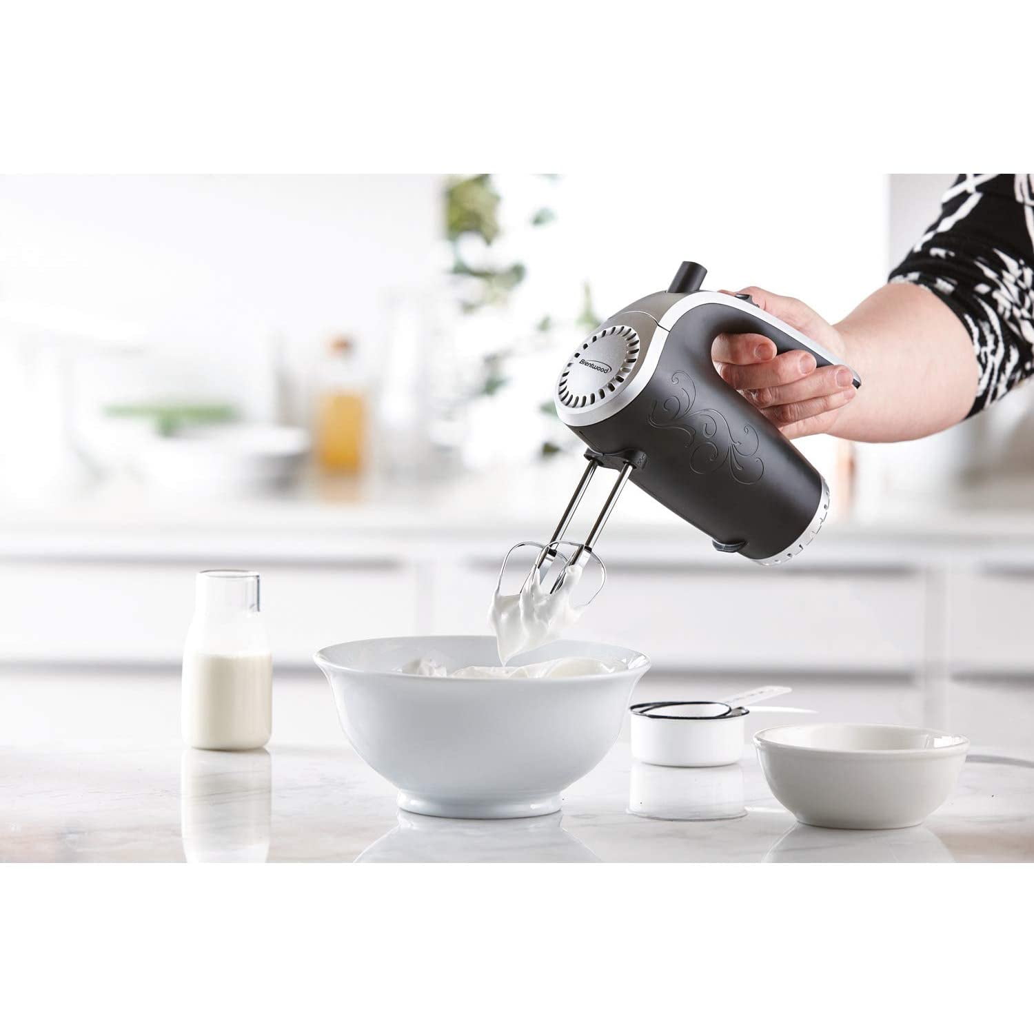 Brentwood Hm-48B 5-Speed Hand Mixer BTWHM48B